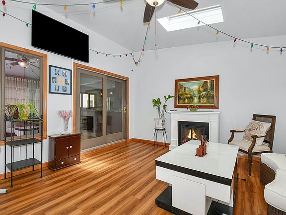 5th image of 6 Laurel Ave