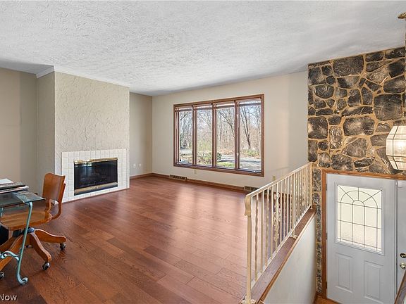 4th image of 3586 Leafland St NW