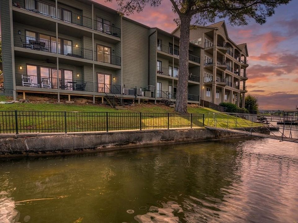 1st image of 120 Catalina Cir APT 9E