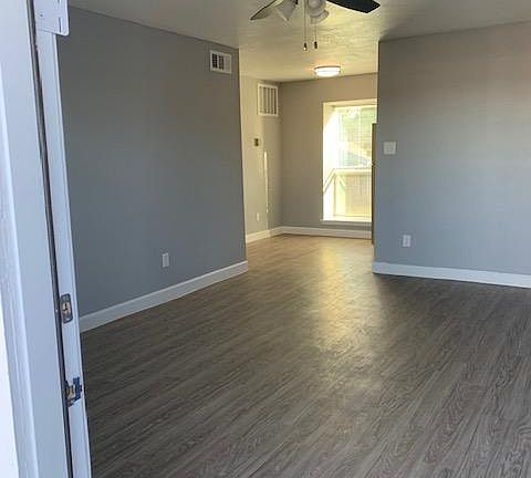 4th image of 4321 Baldwin St #212