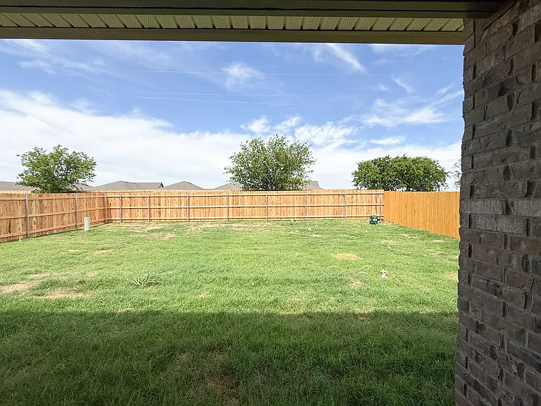 16309 Harvester Dr — Photo 28