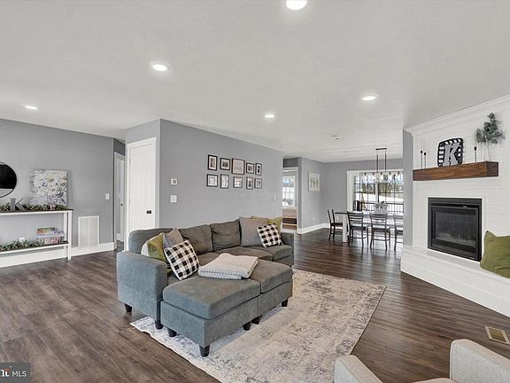 5th image of 1048 Keller Rd