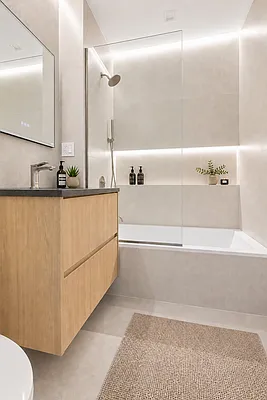 Bathroom, photo 1