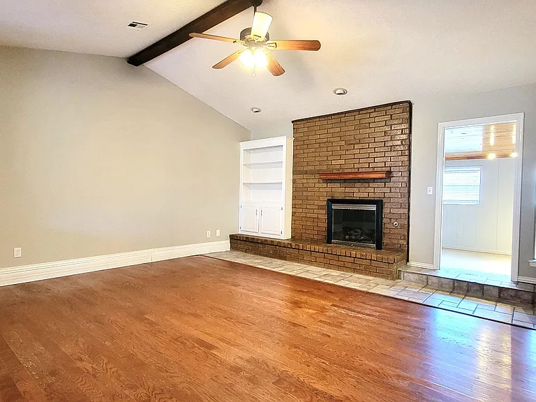 740 Royal Ln — Photo 6