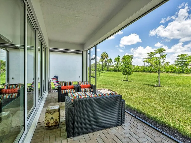 12445 Dahlia Ct — Photo 6