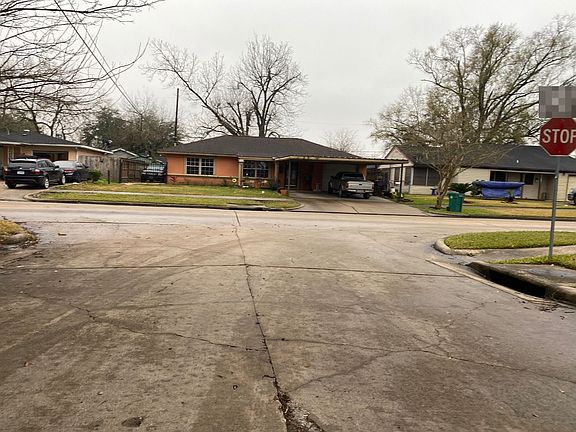 4th image of 409 Pauline Ave