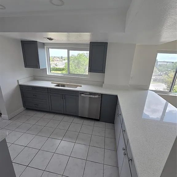 650 Island Way #408 — Photo 3