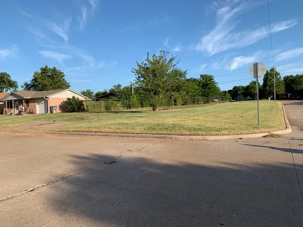 1312 SW Monroe Ave, Lawton, OK 73501