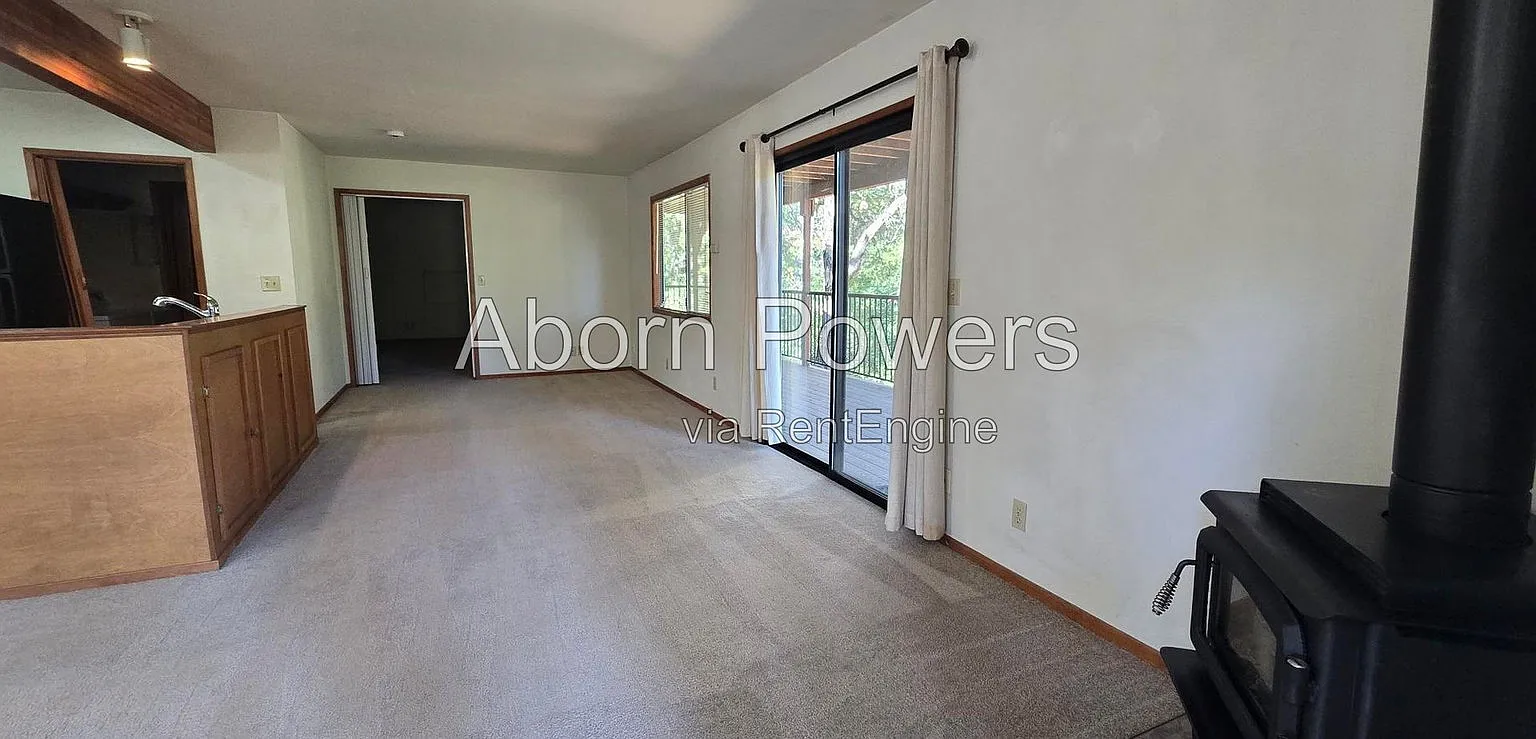 1 bed, 1.0 bath, 750 sqft, $1,550 — Photo 2