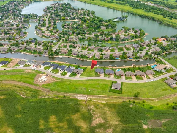 3301 W Crystal Beach St, Wichita, KS 67204