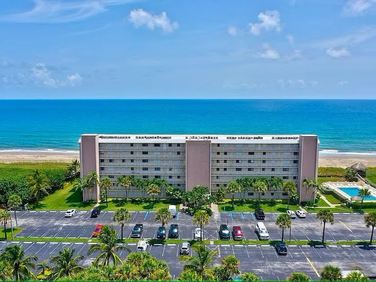 10102 S Ocean Dr #107 — Photo 4
