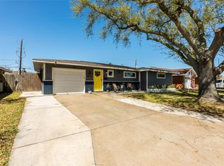 6710 Fairway Dr, Galveston, TX 77551