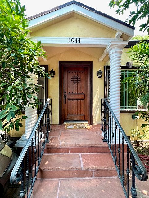 1st image of 1044 Myra Ave #1044
