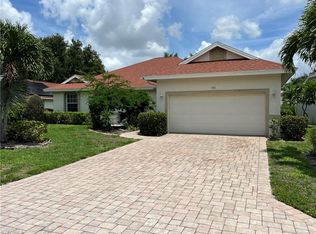 592 Lambton Ln, Naples, FL 34104