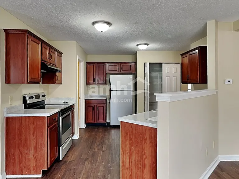 933 Balto Dr — Photo 4