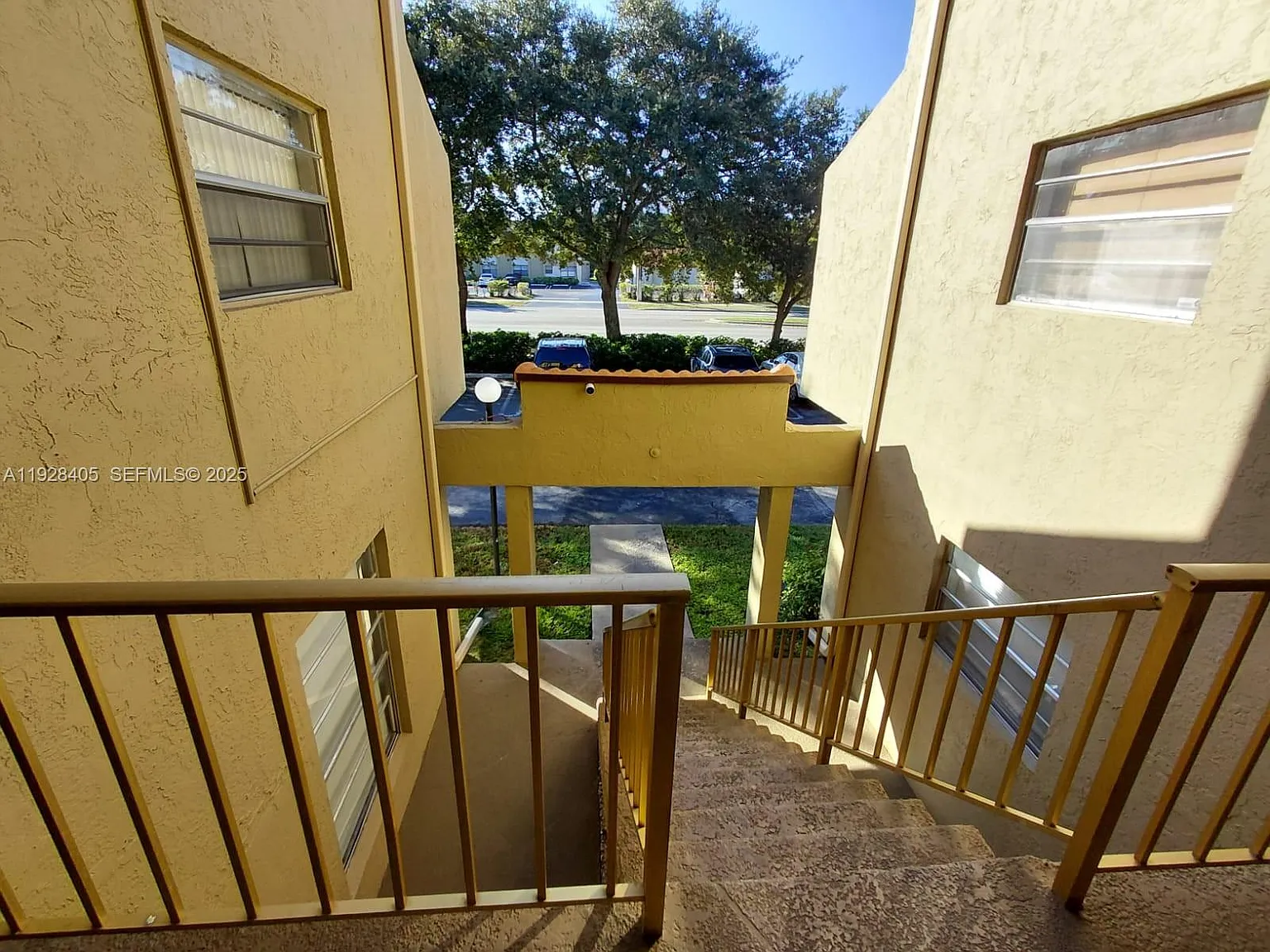 Palm Terrace Condo — Photo 4