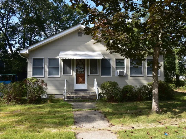 145 Clinton Avenue, Mastic, NY 11950