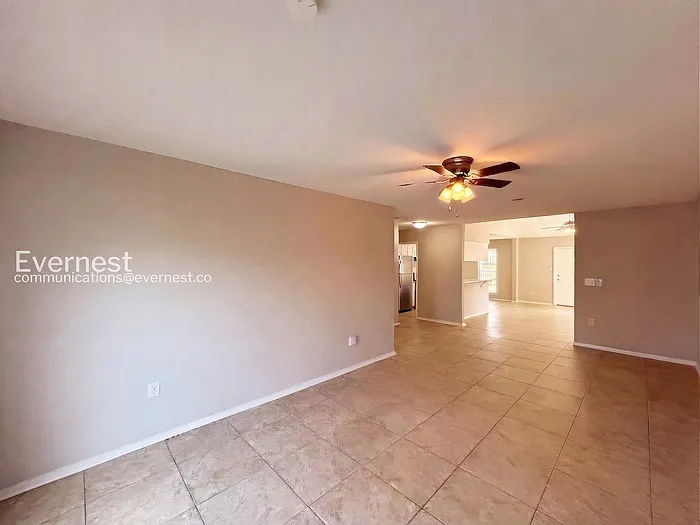 6585 Fairwood Cv — Photo 10