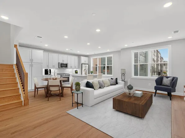 140 Pepperell St, Alexandria, VA 22304