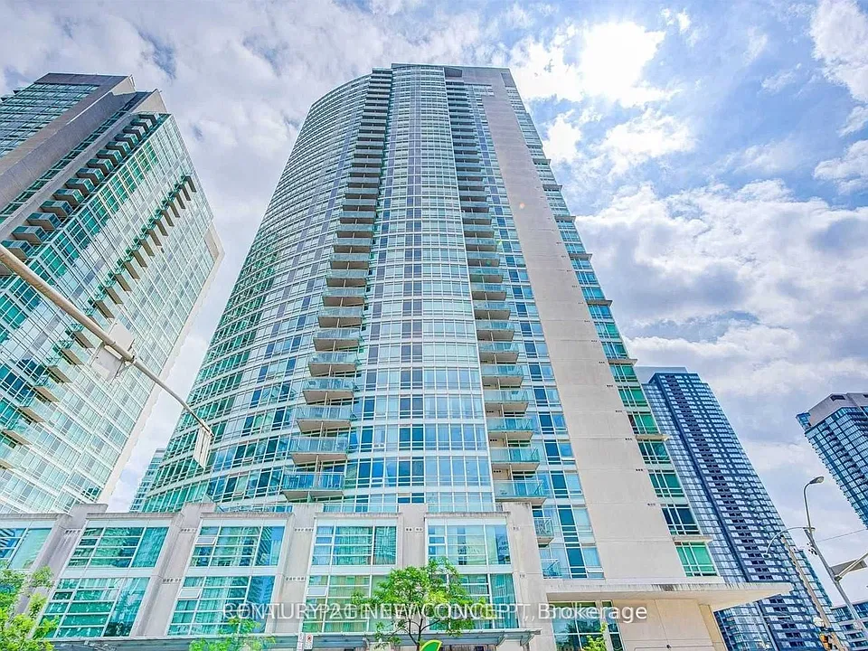397 Front St W #811