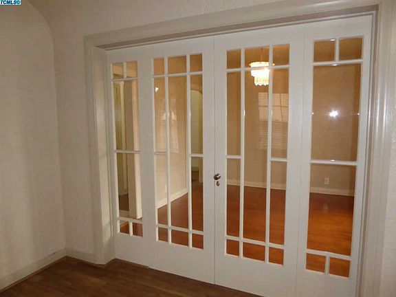4th image of 429 W Grangeville Blvd