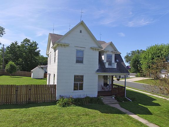 2nd image of 113 N 6th St
