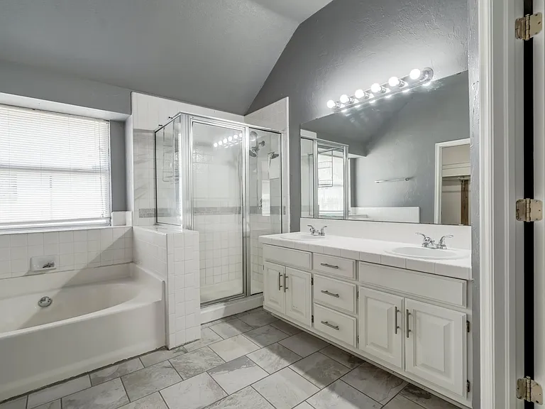 1812 Pebble Creek Blvd — Photo 14