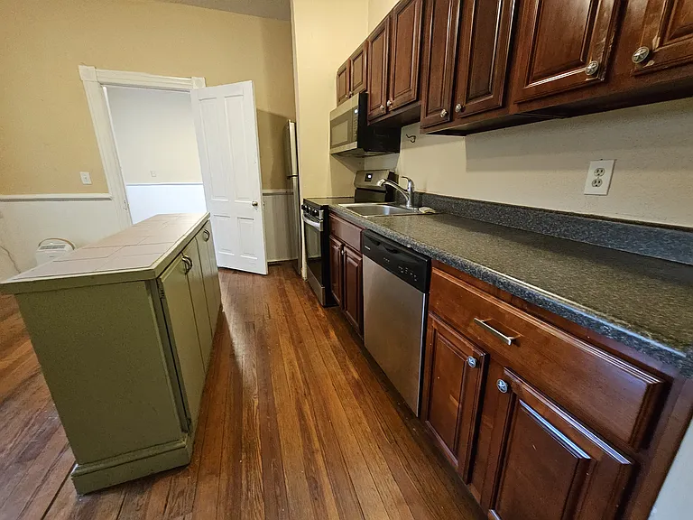 465 Cameron St SE — Photo 7