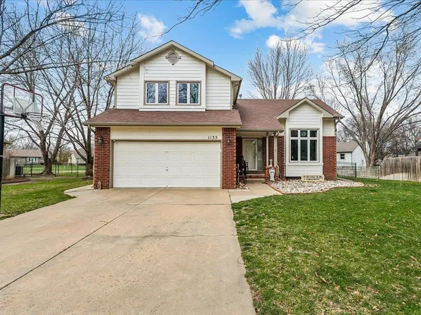 1135 N Manchester Ct, Wichita, KS 67212