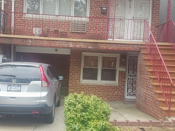 2nd image of 139 Bay 13th St #2