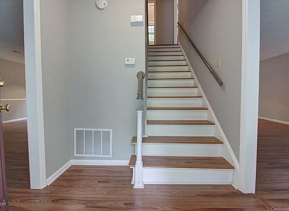 3rd image of 1518 Longbrook Dr