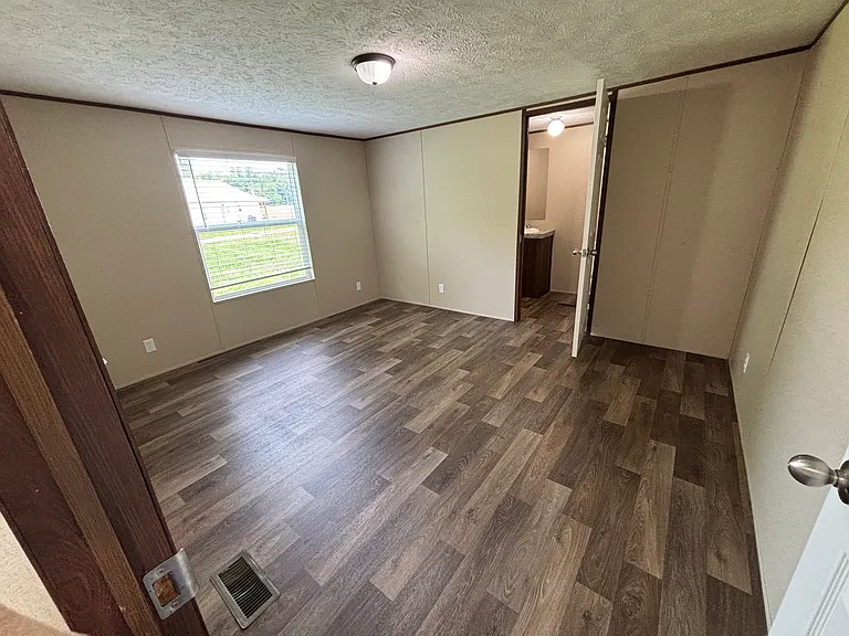 113 R T Holman Ln — Photo 5