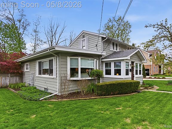 4th image of 813 1st St