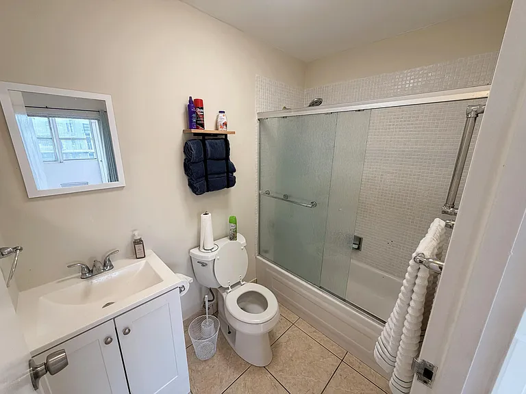 419 Brittany Dr — Photo 6