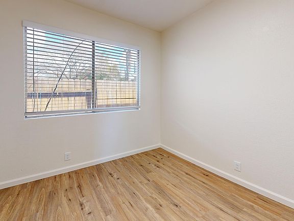 5th image of 2092 Fogg Ave #15