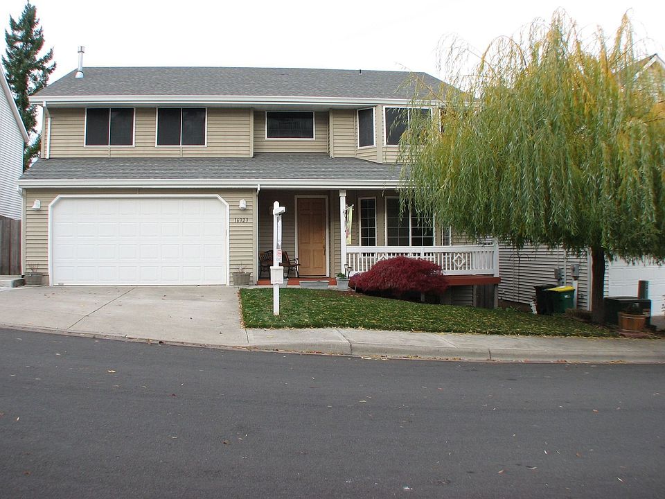 Desirable Sexton Mountain Neighborhood