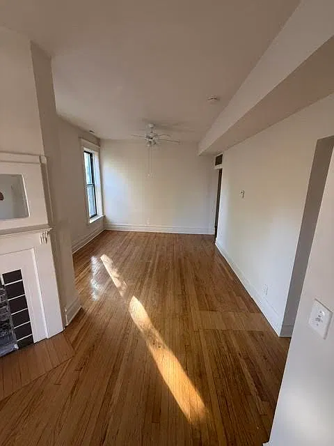 2 bed, 1100 sqft, $2,300 — Photo 2