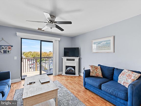 4th image of 101 123rd St #383C