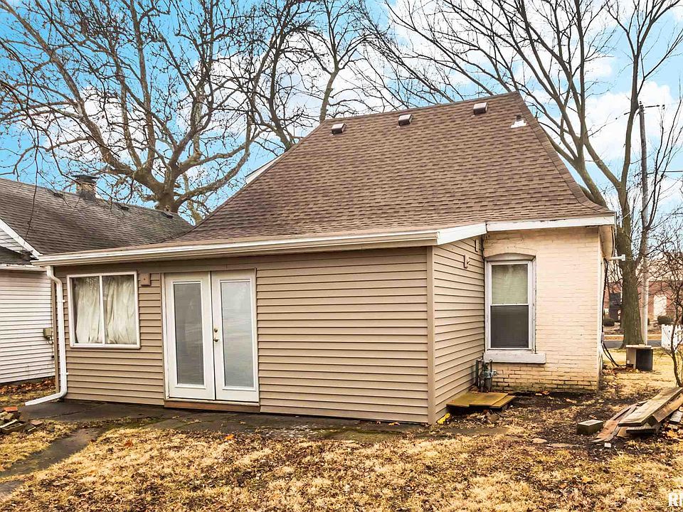 1st image of 3708 N Ashton Ave