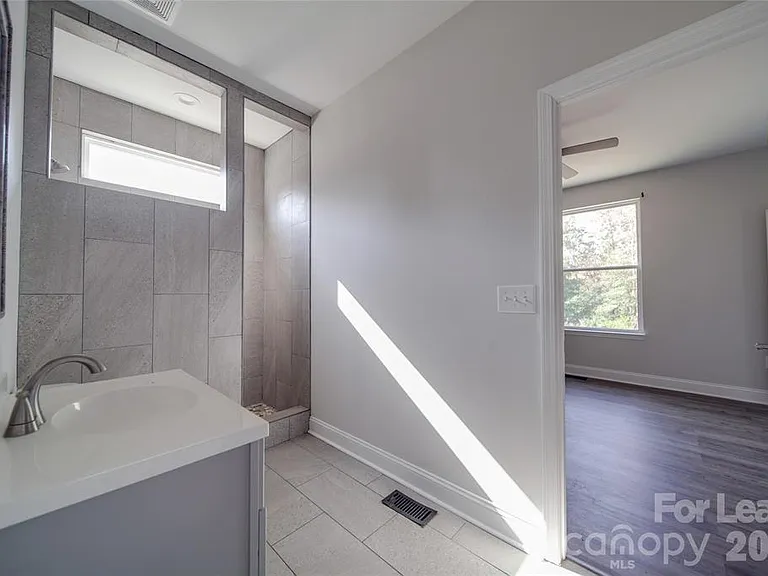 112 Rockwell Ct — Photo 24