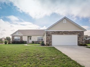 614 Meadow Glen Ave, Brookville, OH 45309