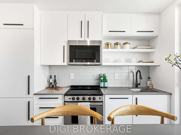 560 Rideau St #606 — Photo 12
