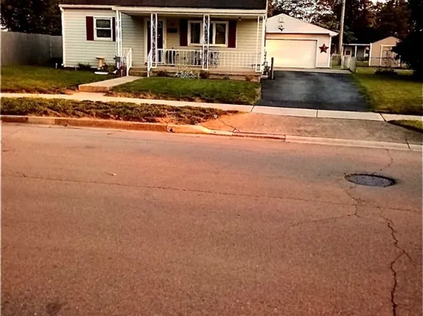 34 William St, West Carrollton, OH 45449