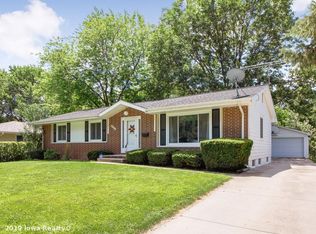 3004 Vine St, West Des Moines, IA 50265