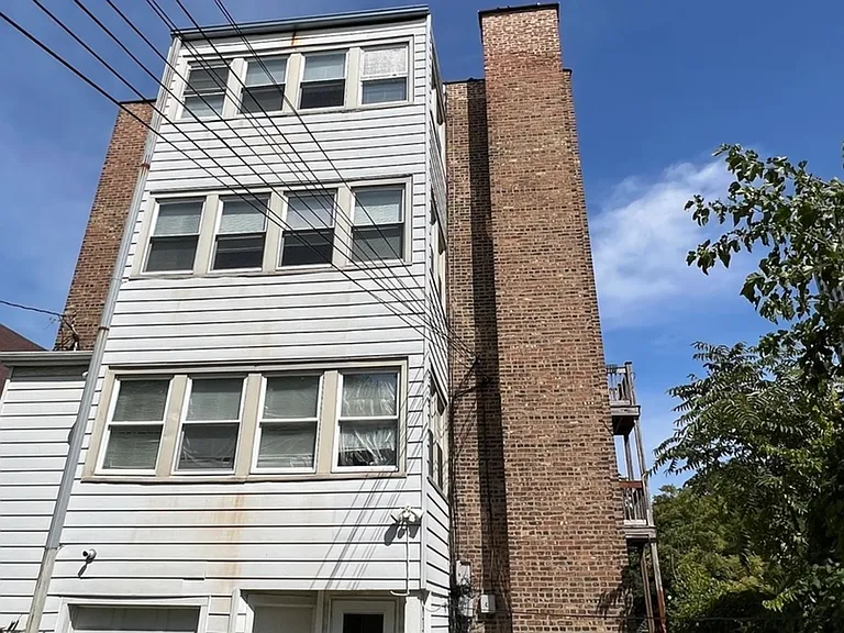 7412 S South Shore Dr #G — Photo 4