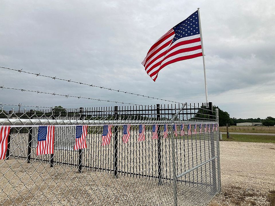 2nd image of 153 Fm 1564 W