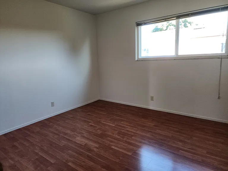 16445 Kent Ave #G — Photo 17