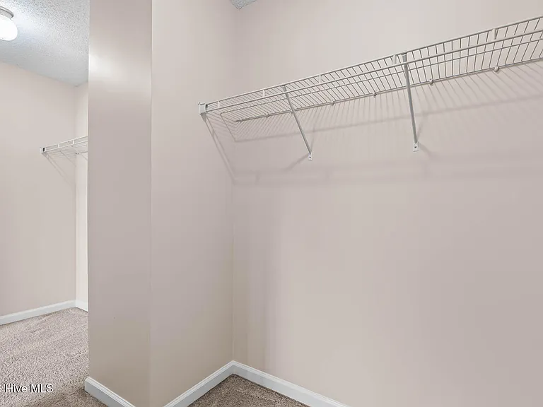 303 Mann St — Photo 38
