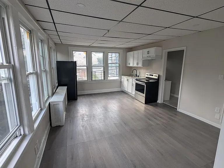 195 Lehigh Ave — Photo 5