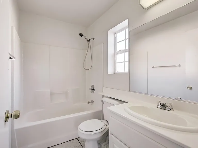 25595 Prospect Ave #ROOM FOR RENT — Photo 5
